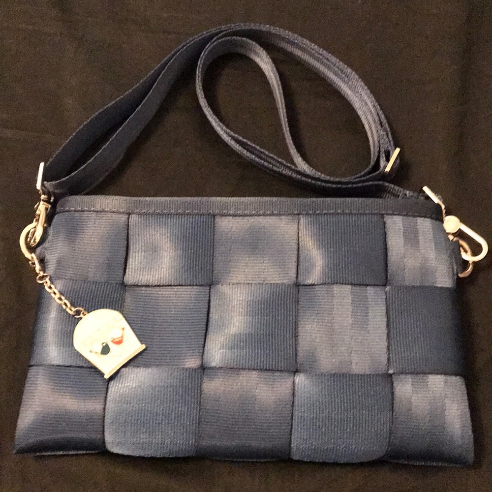 Harvey’s Seatbelt Hipster